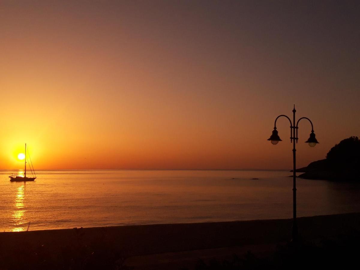 Papa Nero Beach House Agios Ioannis  Exterior foto
